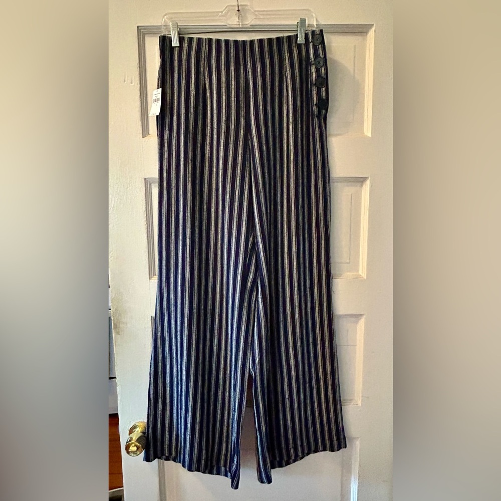 GAP • Wide Leg Pants